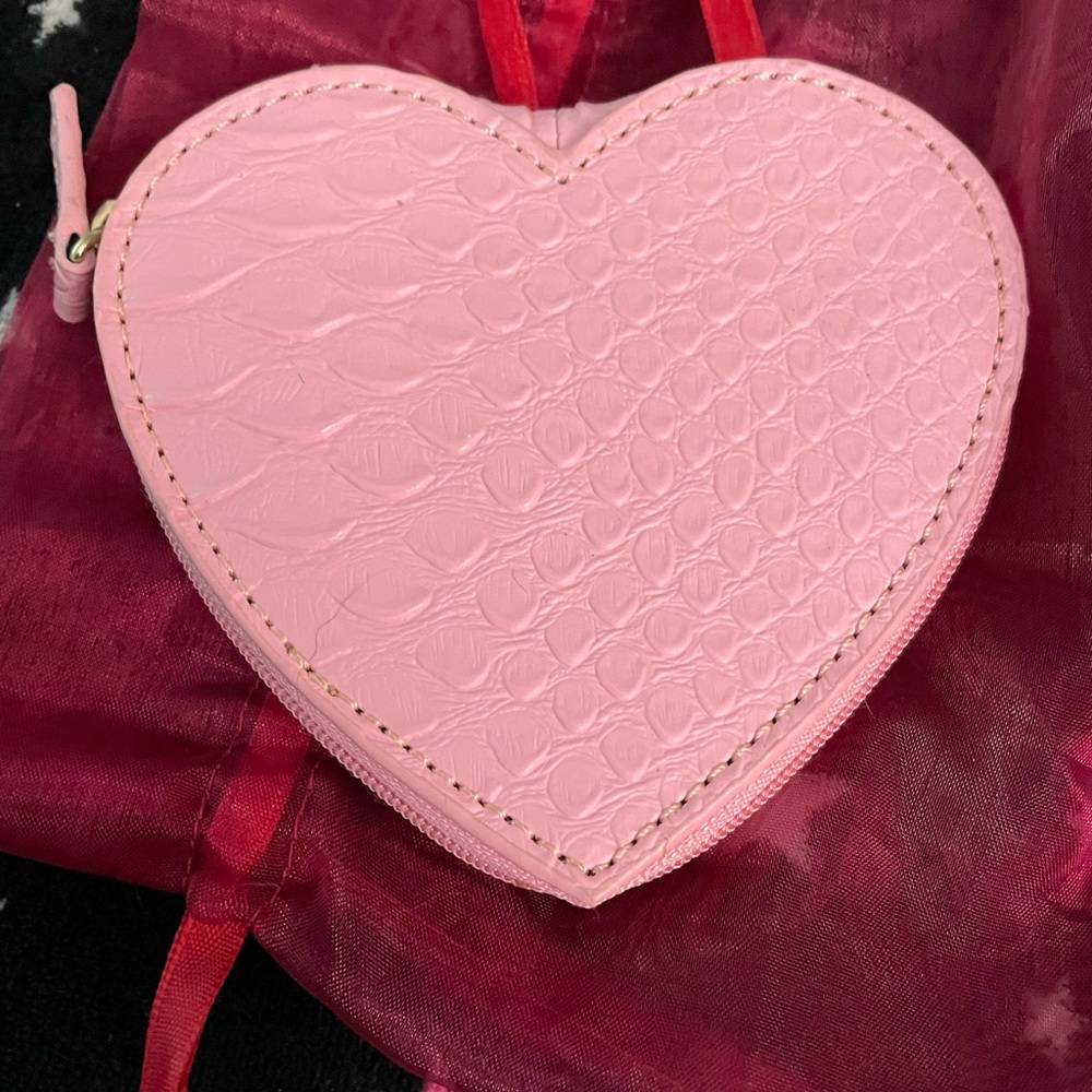 Pink heart jewelry travel case!
